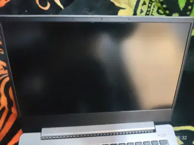 Notebook Lenovo gris - miniatura 2