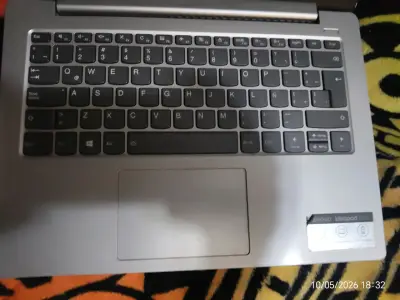 Notebook Lenovo gris - miniatura 3