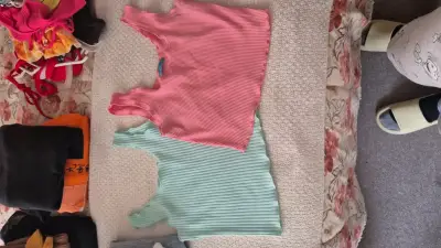 Poleras/polerones - miniatura 2