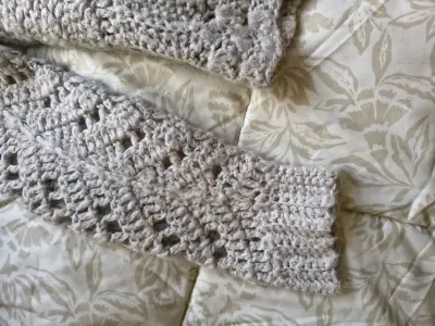 Cardigan tejido beige - miniatura 3