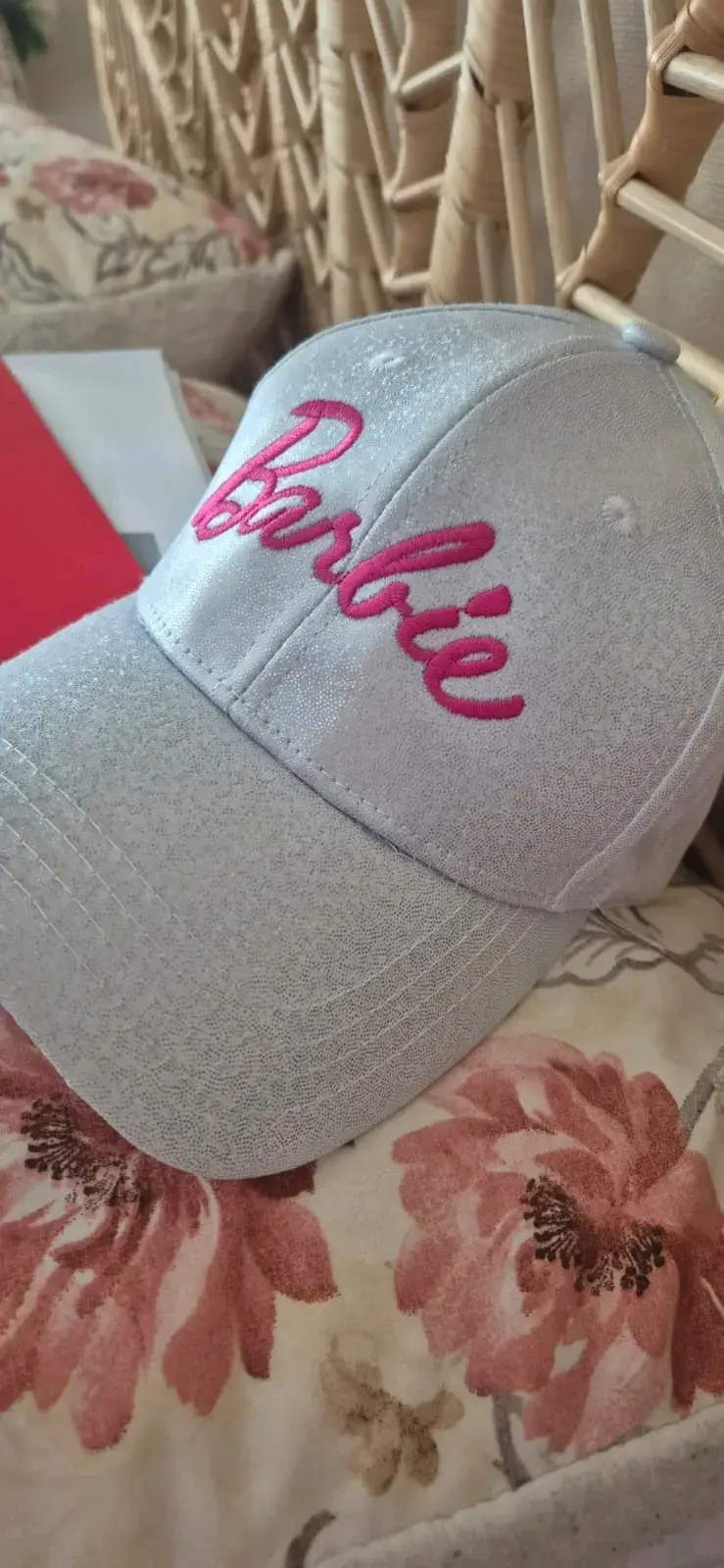 Gorra Barbie gris brillante