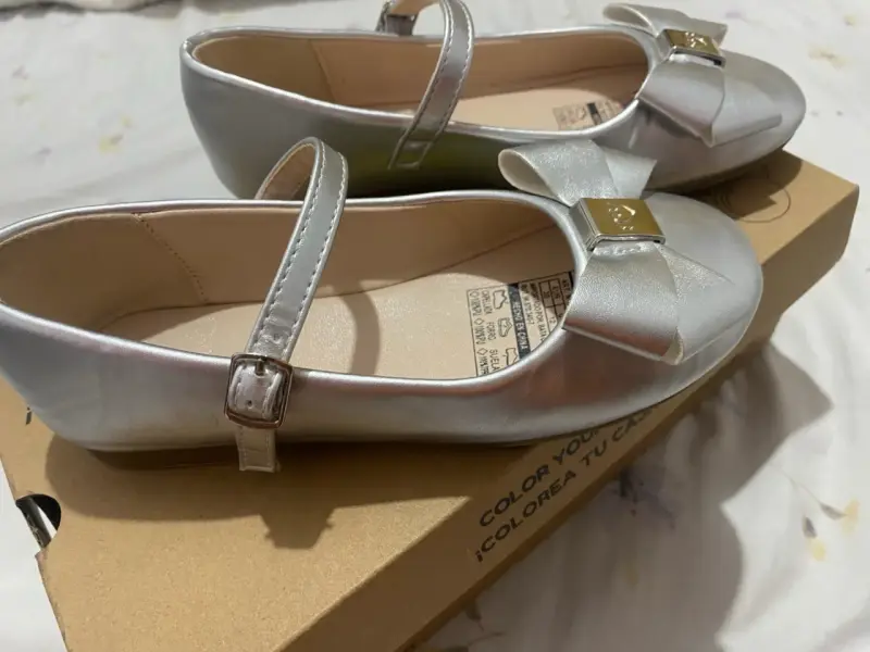Zapatos de niña plateados con lazo - 3