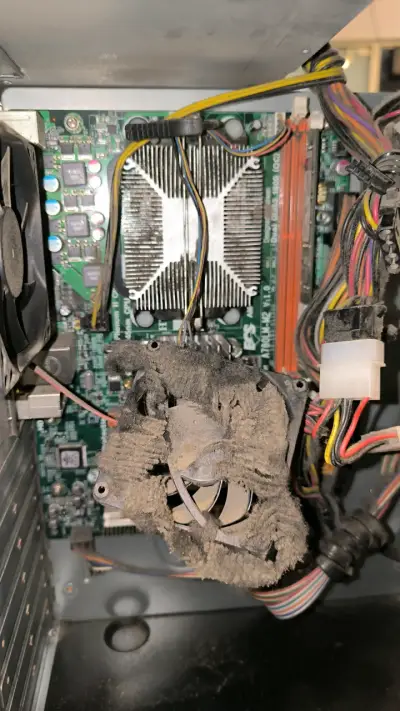 Servicio Técnico  PC y Notebook mantenimiento - miniatura 2