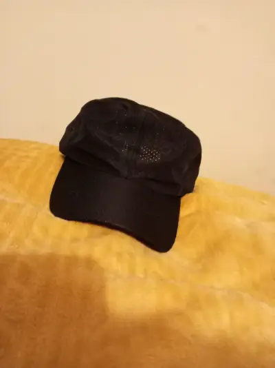 Gorro negro deportivo - miniatura 2