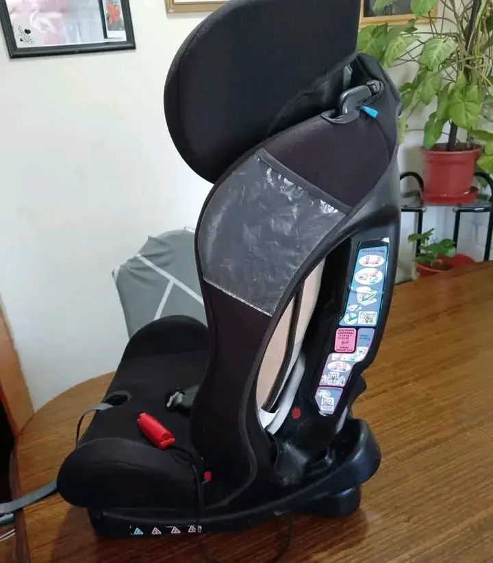 Silla de auto infantil negra - 3