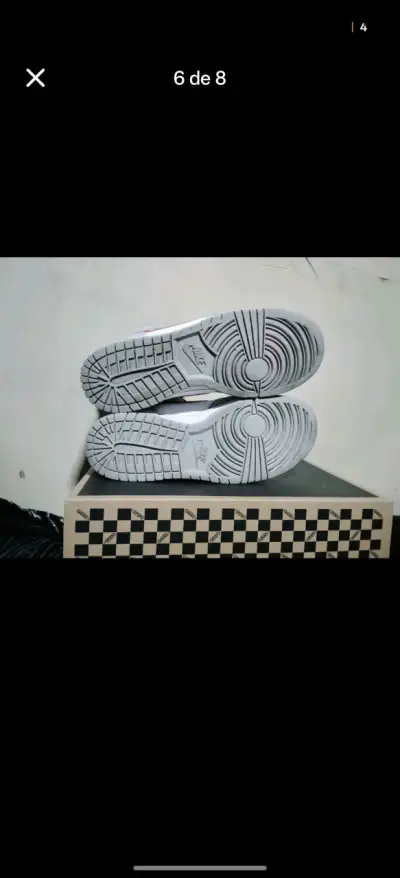 Zapatillas grises y blancas Nike - miniatura 4