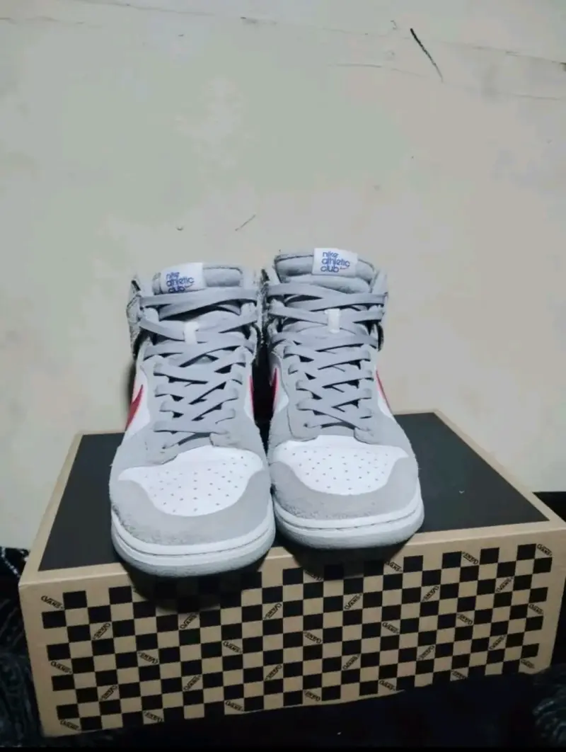 Zapatillas grises y blancas Nike - 5