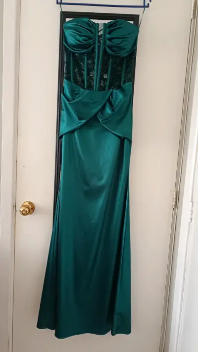 Vestido de gala verde esmeralda - miniatura 1