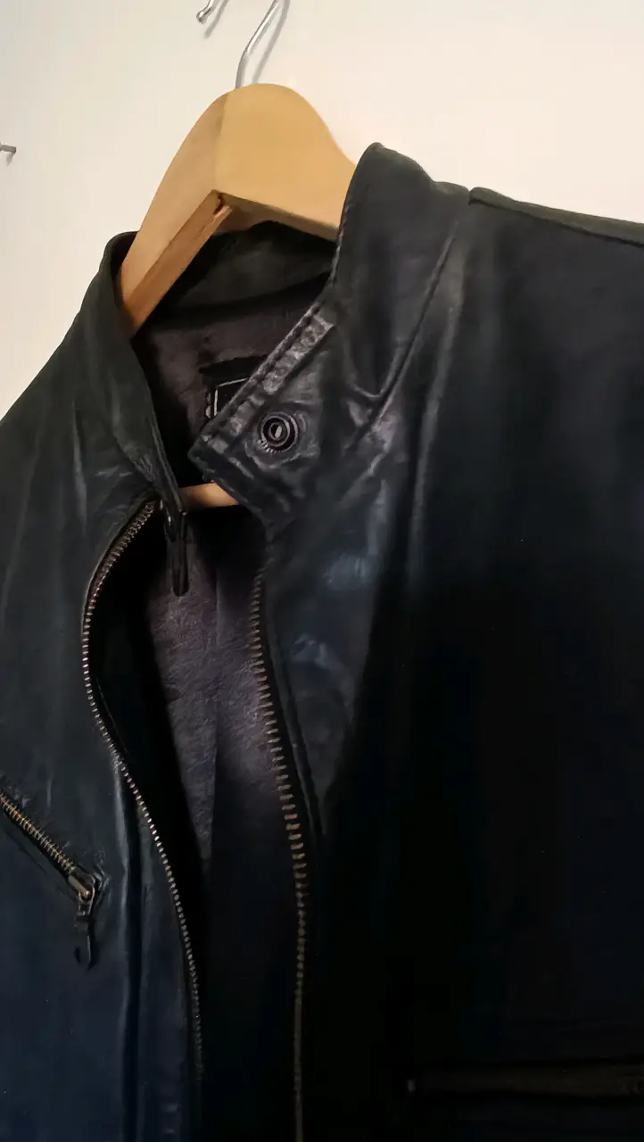 Chaqueta negra de cuero - 2