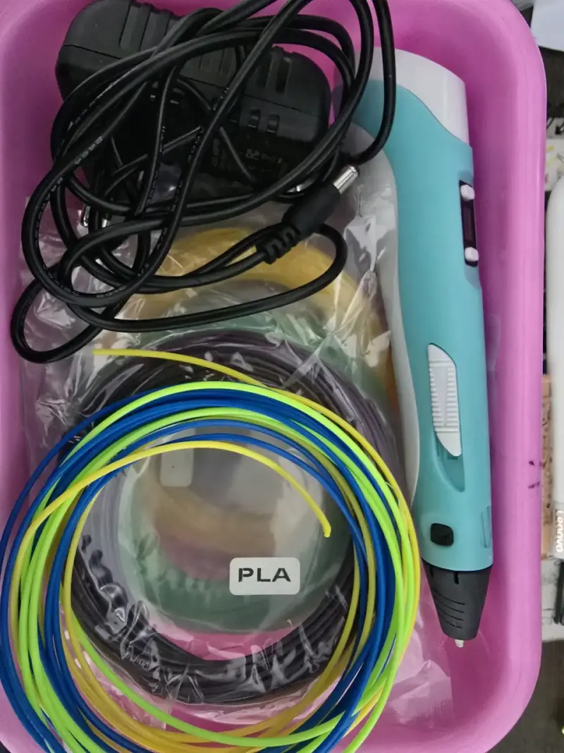 Lápiz 3D con filamentos PLA