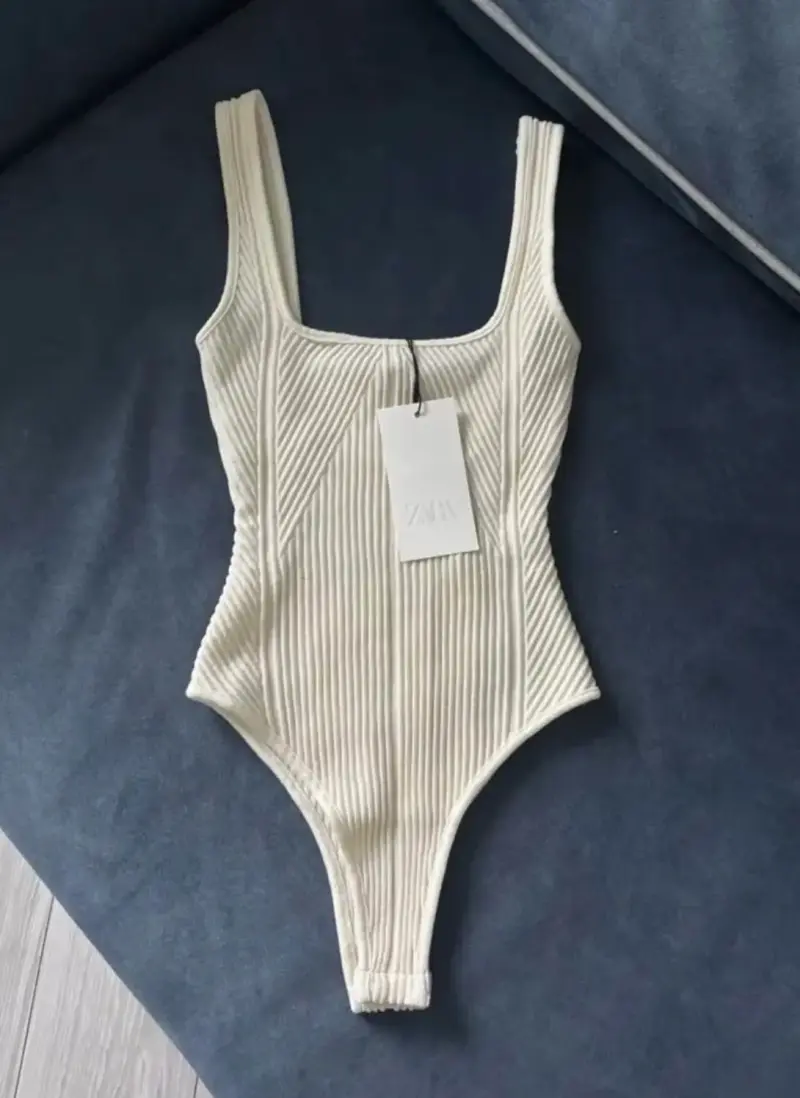 Body beige con etiqueta - 1