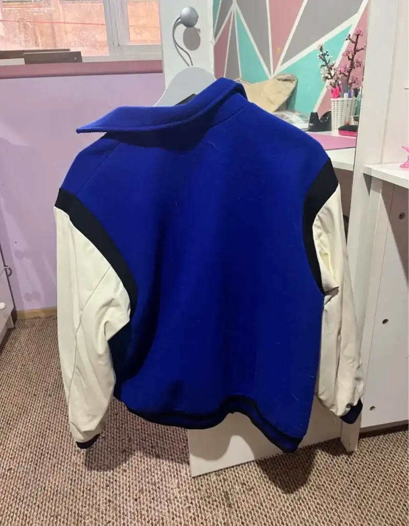 Chaqueta azul y blanca - 2
