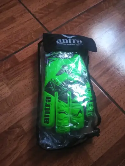 Guantes de portero verdes antra size 9 nuevos - miniatura 2