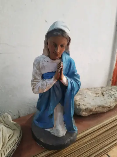 Estatua Virgen María y varias - miniatura 1