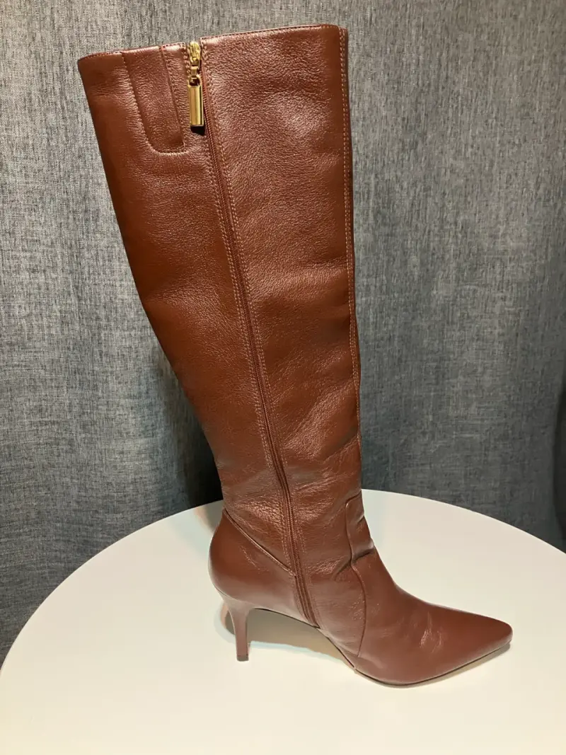 Botas largas café con taco - 1