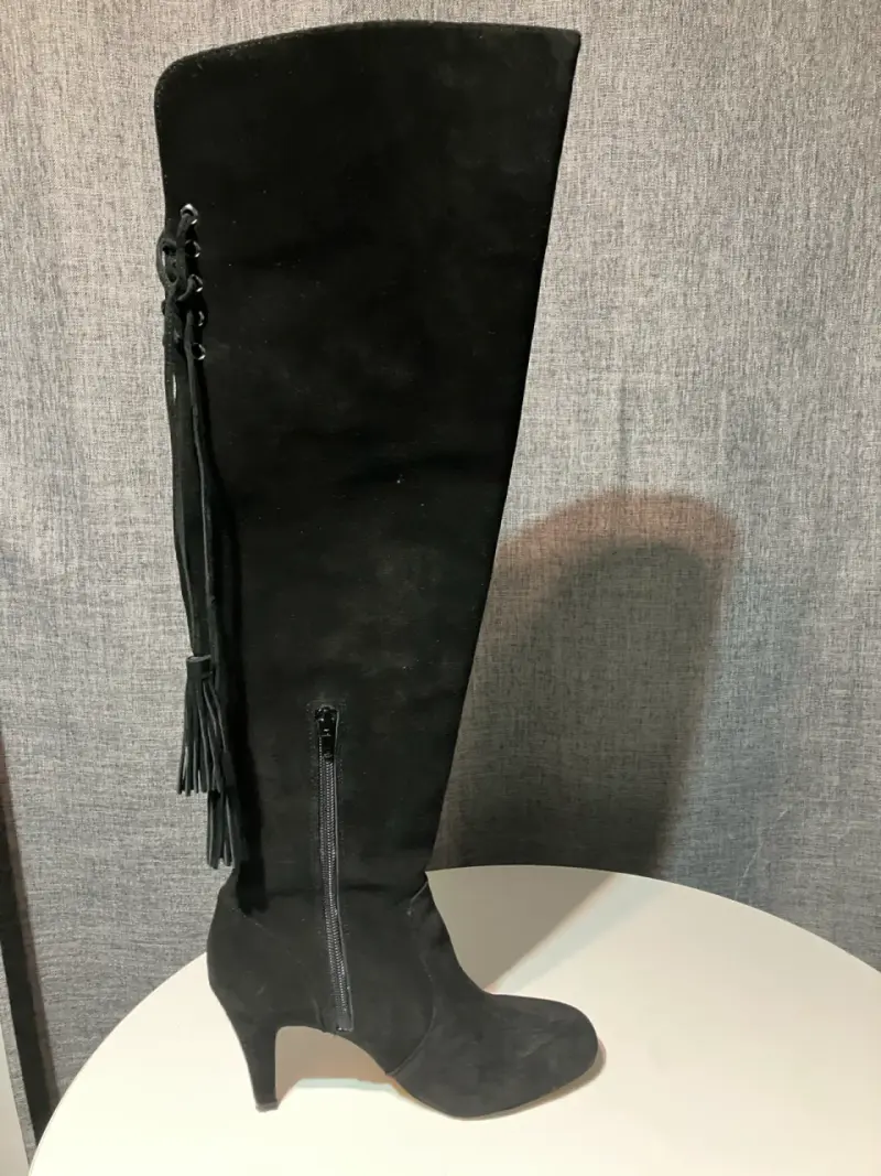 Botas negras sobre la rodilla - 1