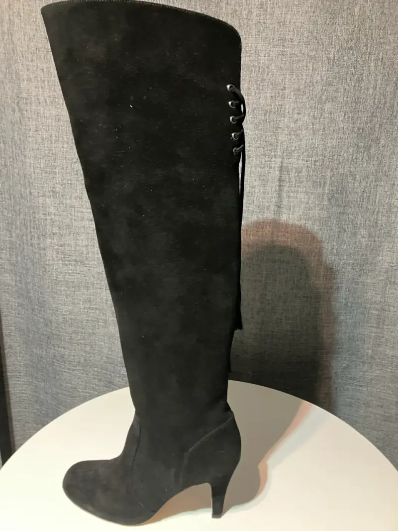 Botas negras sobre la rodilla - 3
