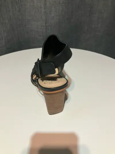 Sandalia negra de cuero - miniatura 2