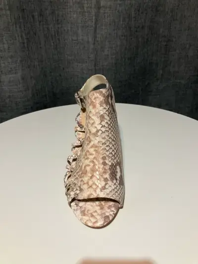Sandalia de taco estampado serpiente - miniatura 2