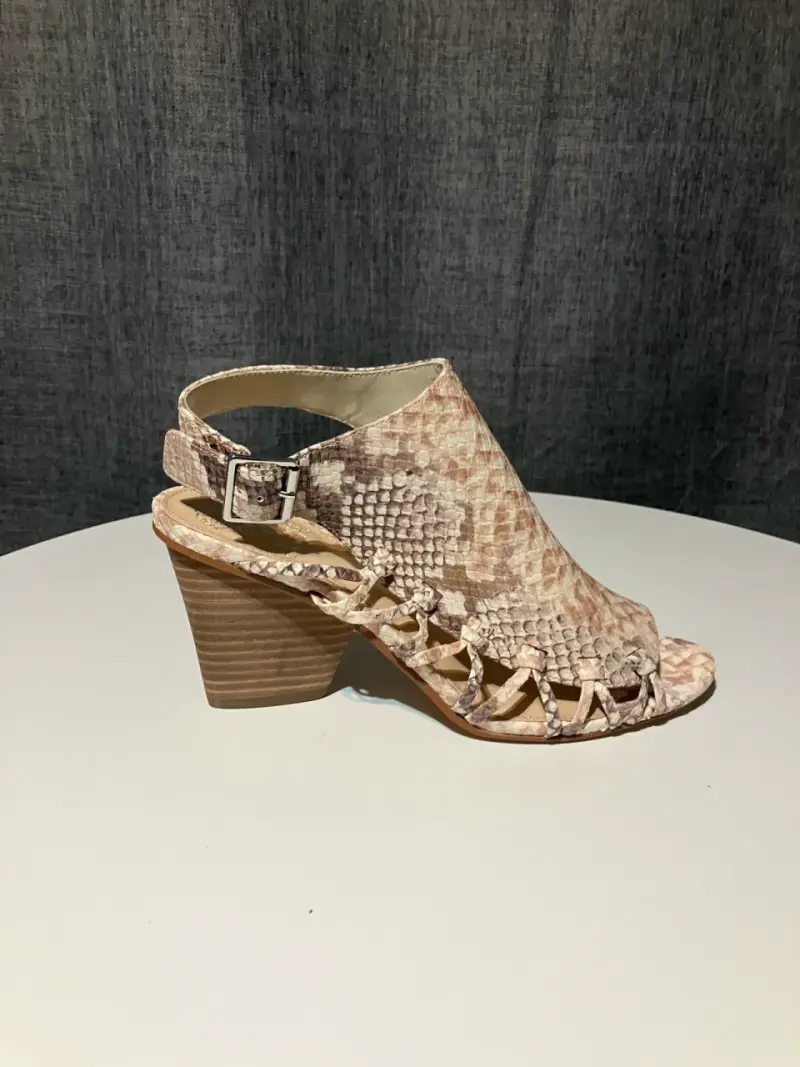 Sandalia de taco estampado serpiente - 3