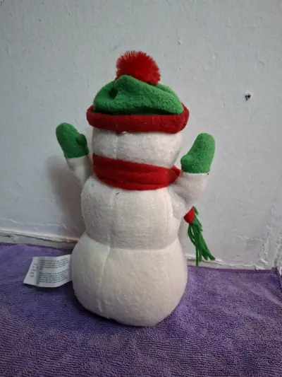 Muñeco de nieve navideño de felpa - miniatura 2
