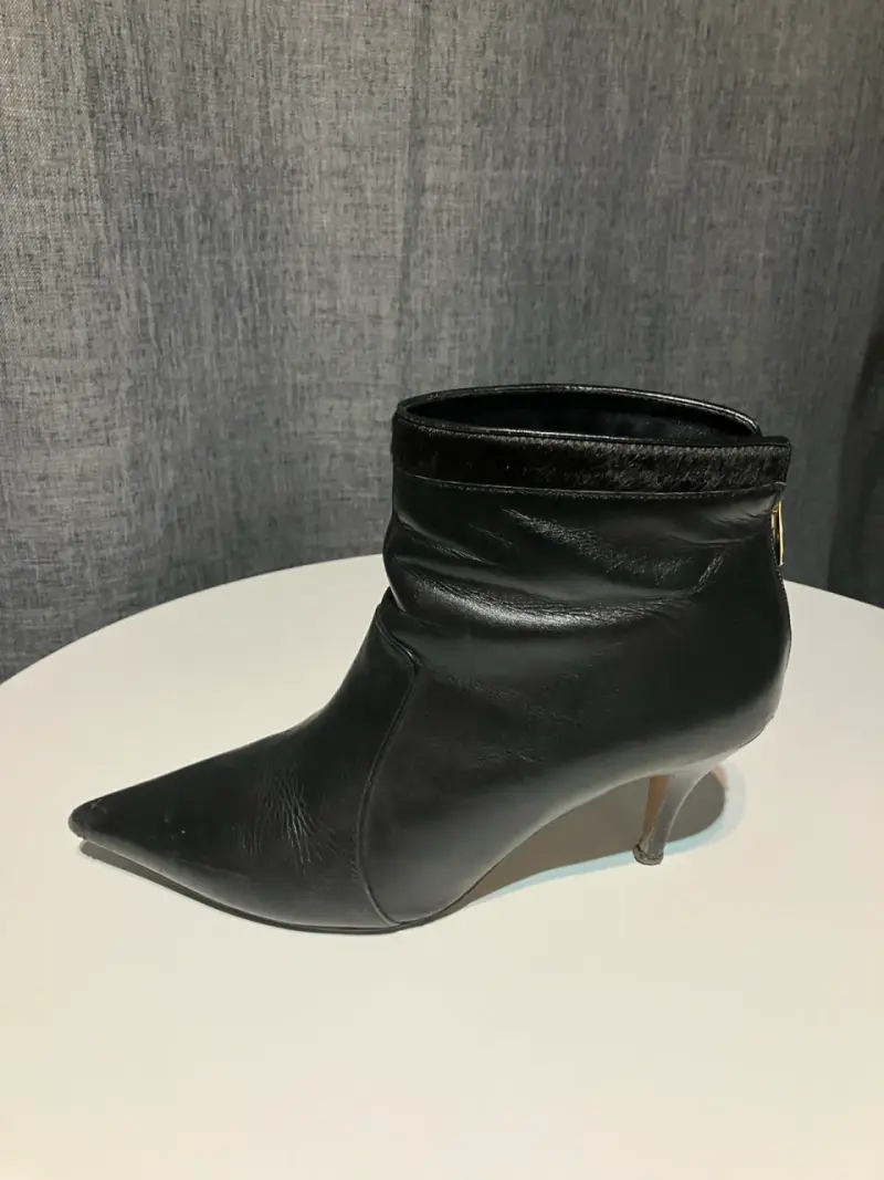 Botines negros de cuero - 1