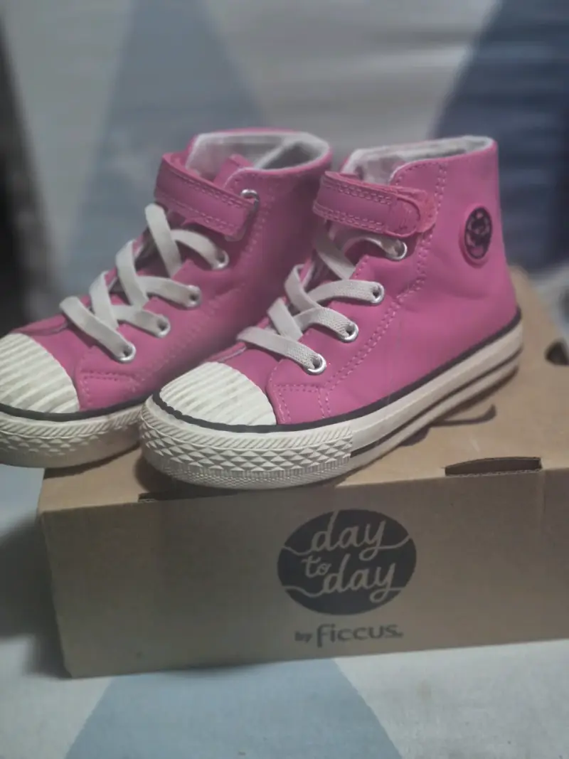 Zapatillas rosas para niños - 1
