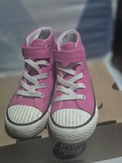 Zapatillas rosas para niños - miniatura 2