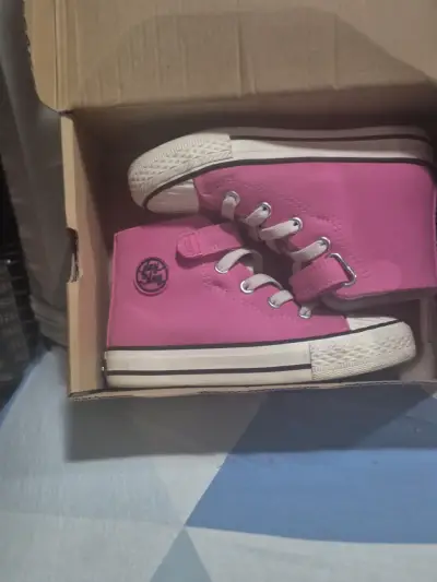 Zapatillas rosas para niños - miniatura 3