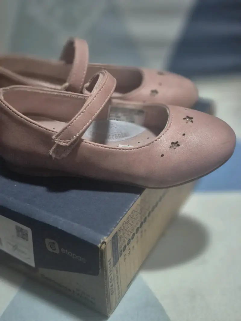 Zapatos de niña rosados con hebilla - 1