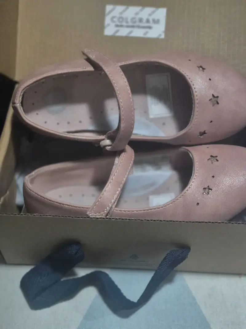 Zapatos de niña rosados con hebilla - 2