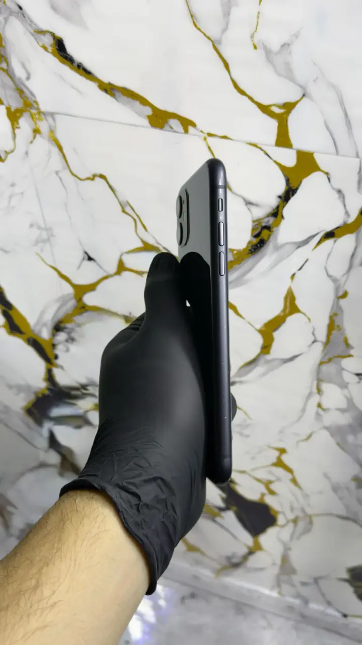 iPhone 11 - 4