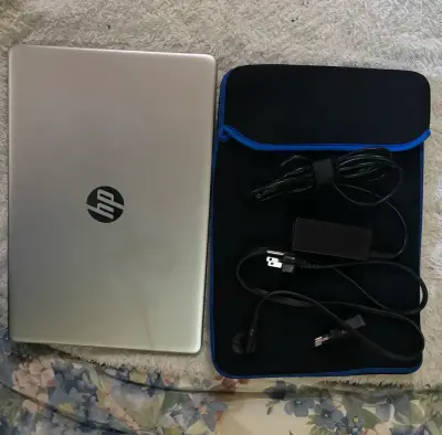 Laptop HP 15-dy5000la - miniatura 1
