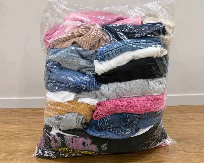 Lote de ropa variada