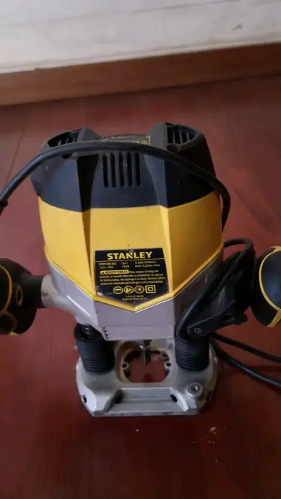 Router Stanley 1200W - miniatura 1
