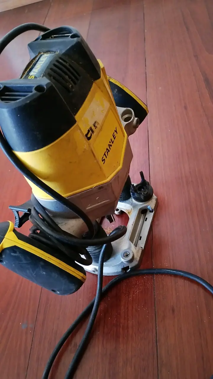 Router Stanley 1200W - 2