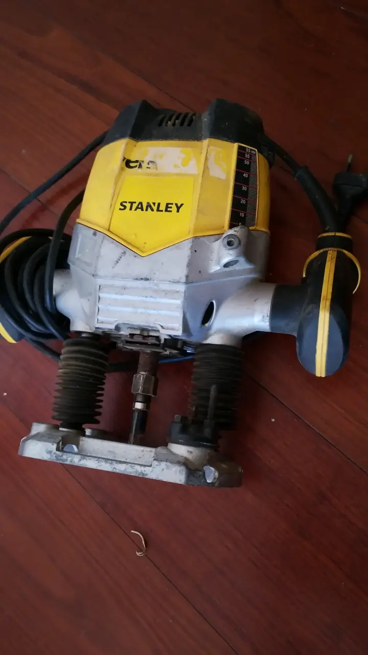 Router Stanley 1200W - 4