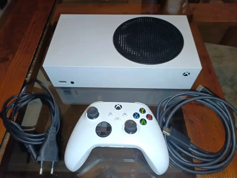 Consola Xbox Series S con control