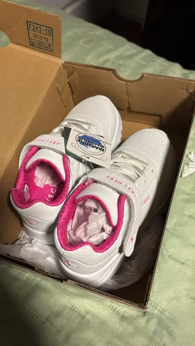 Zapatillas blancas con detalles rosados - miniatura 1