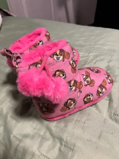 Botas rosadas de niña con pompones - miniatura 1