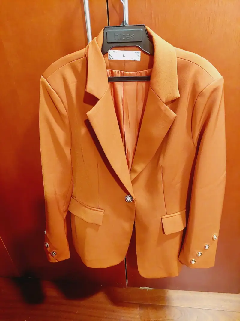 Blazer naranja elegante