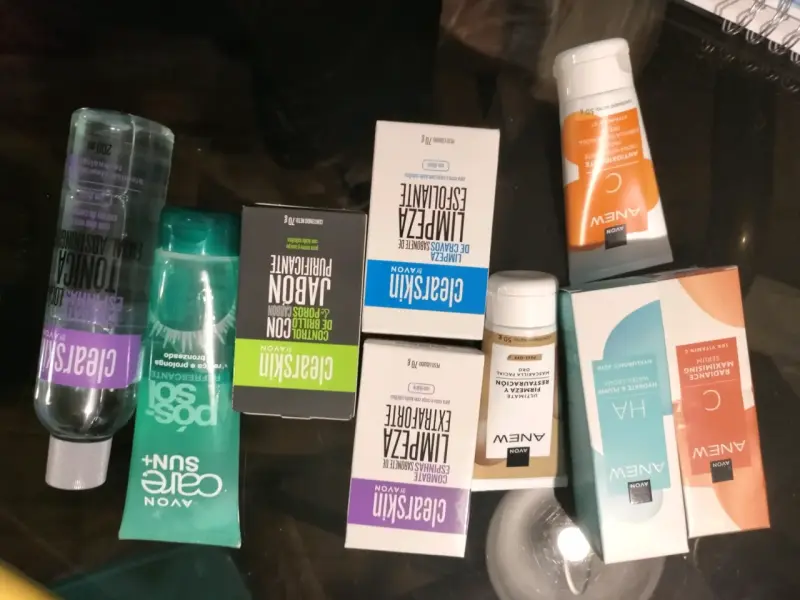 Lote de productos Avon para cuidado facial - 1