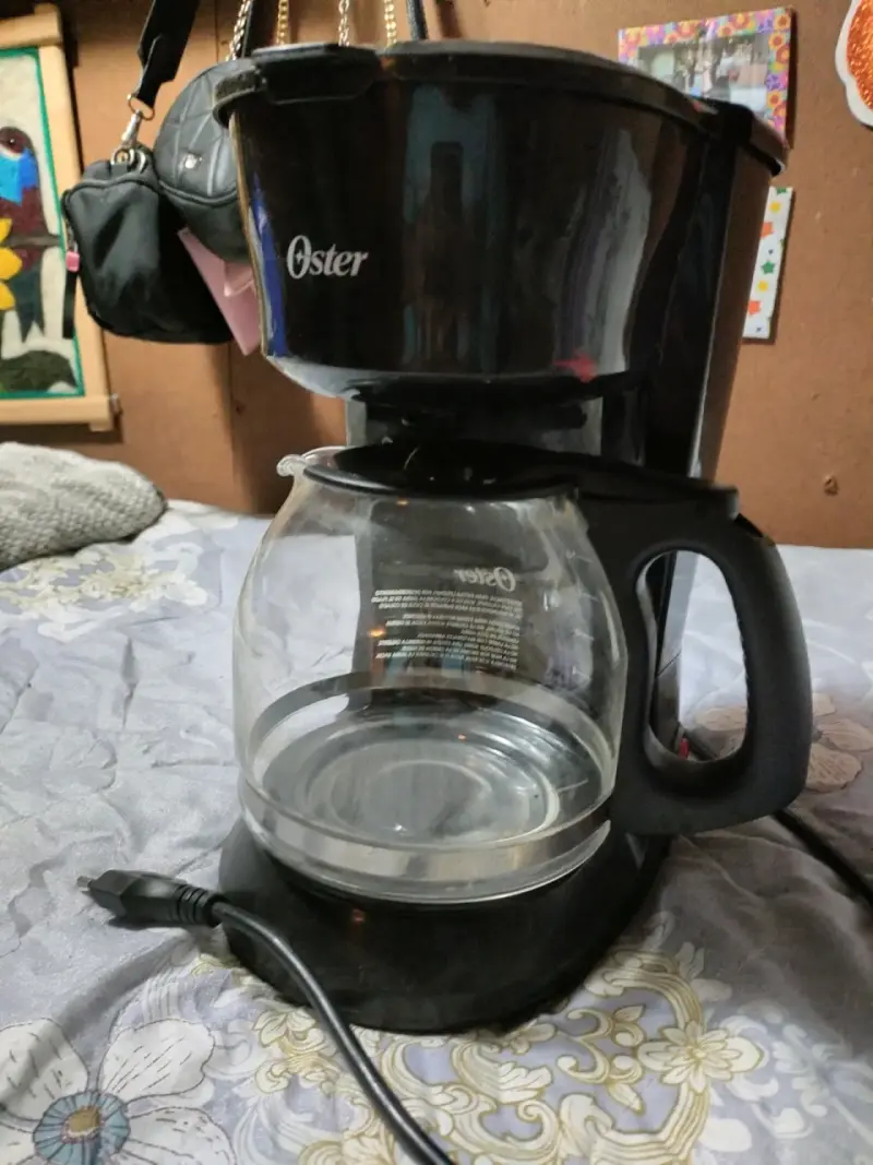 Cafetera Oster negra - 2