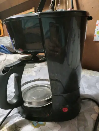 Cafetera Oster negra - miniatura 3