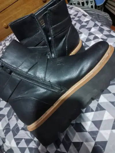 Botines negros con plataforma - miniatura 1