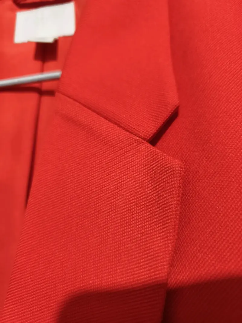 Blazer rojo elegante - 5