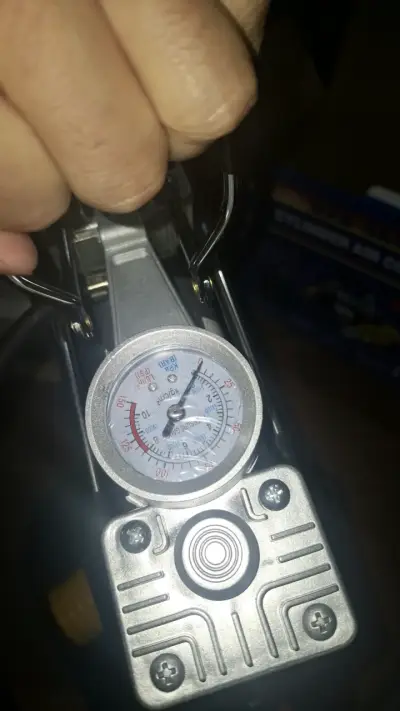 Compresor de aire doble cilindro - miniatura 4