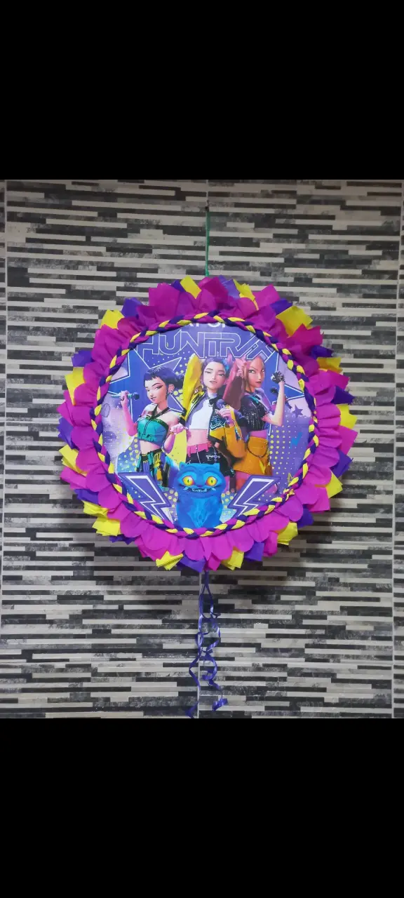 Piñata temática colorida a pedidos. - 1