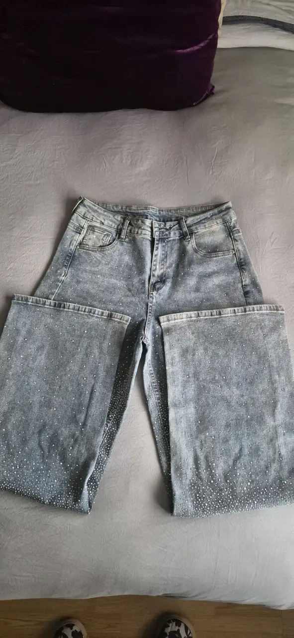 Jeans de mujer con tachas - 3