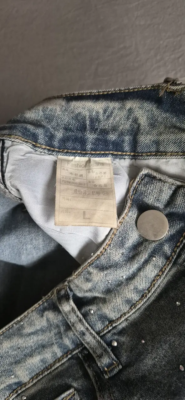 Jeans de mujer con tachas - 4